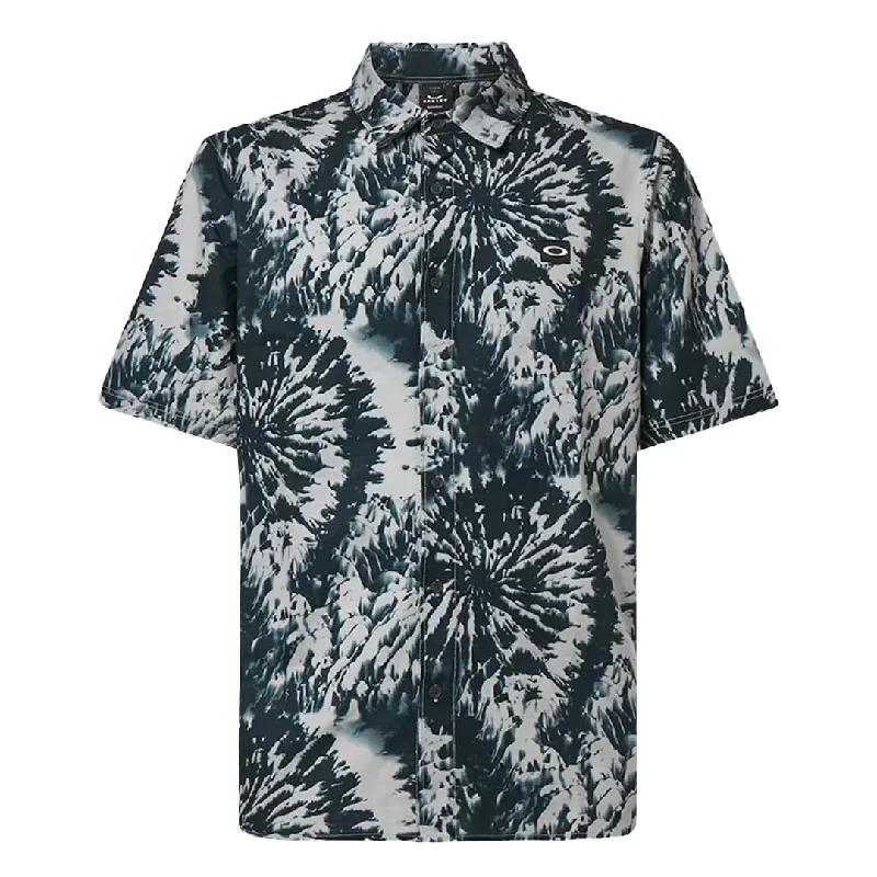 Huge Savings Oakley - Men's MTN Dyed Woven Short Sleeve Shirt (FOA403752 96W)