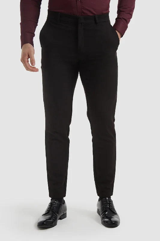 Don't Miss Athletic Fit Essential Pants 2.0 in Black