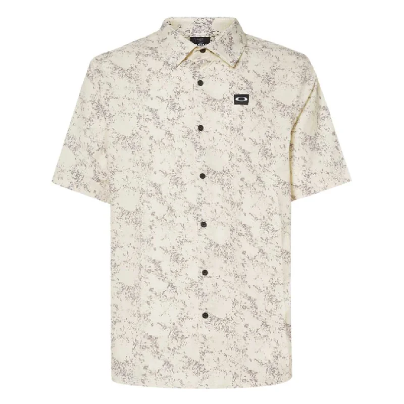 Incredible Offers Oakley - Men's Sand Camo Woven Short Sleeve Shirt (FOA404369 9RN)